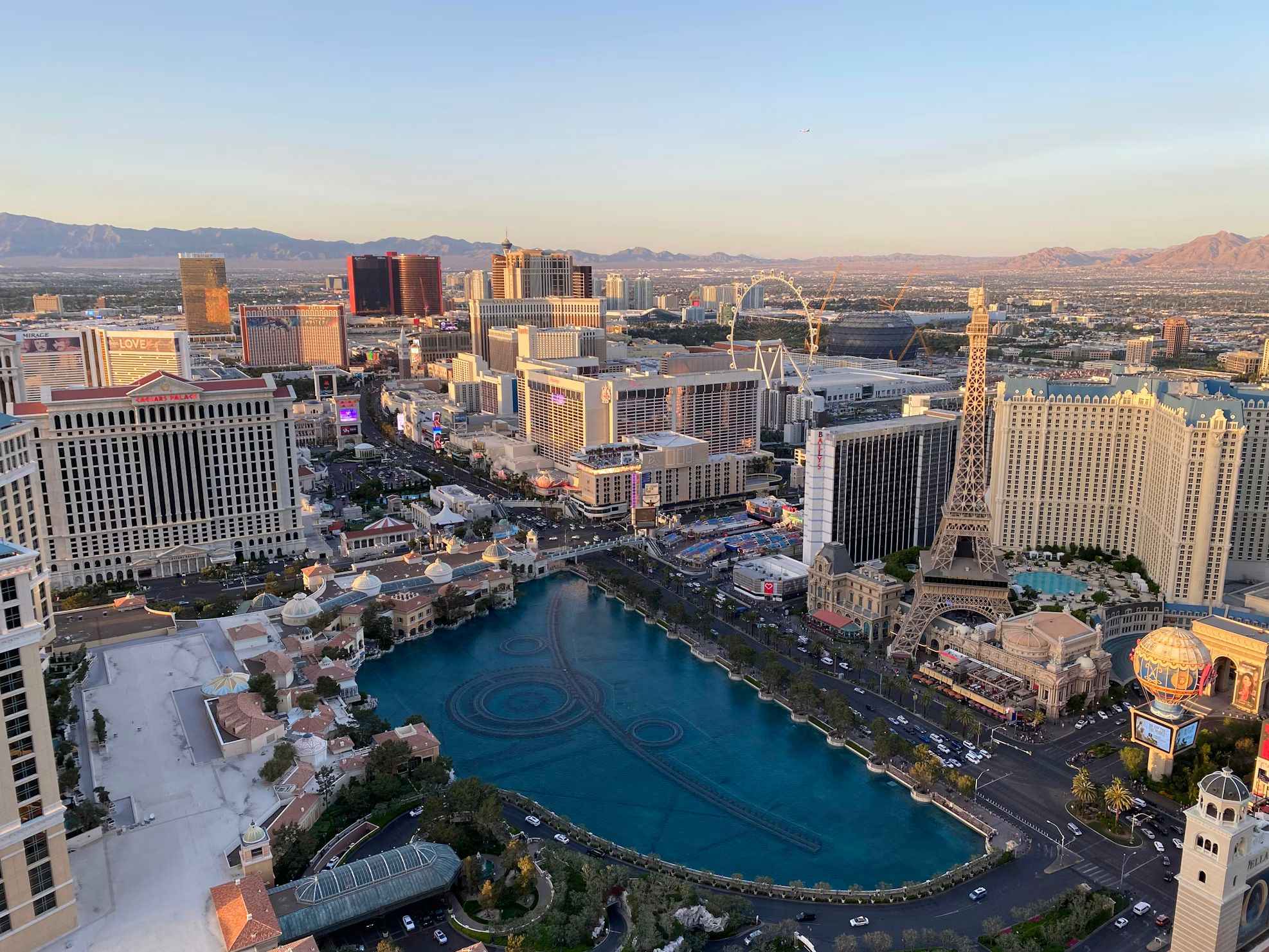 Las Vegas Strip Daytime View Near Ritiro Apartments