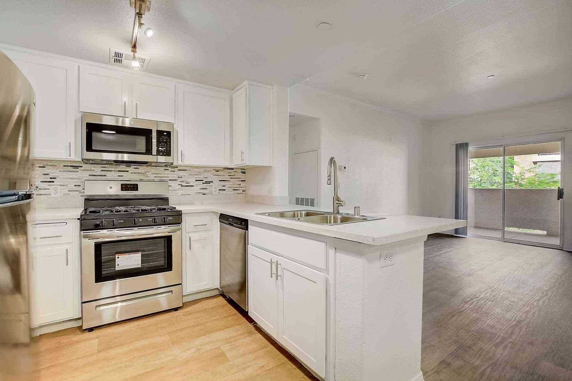 kitchen closeup livingroom