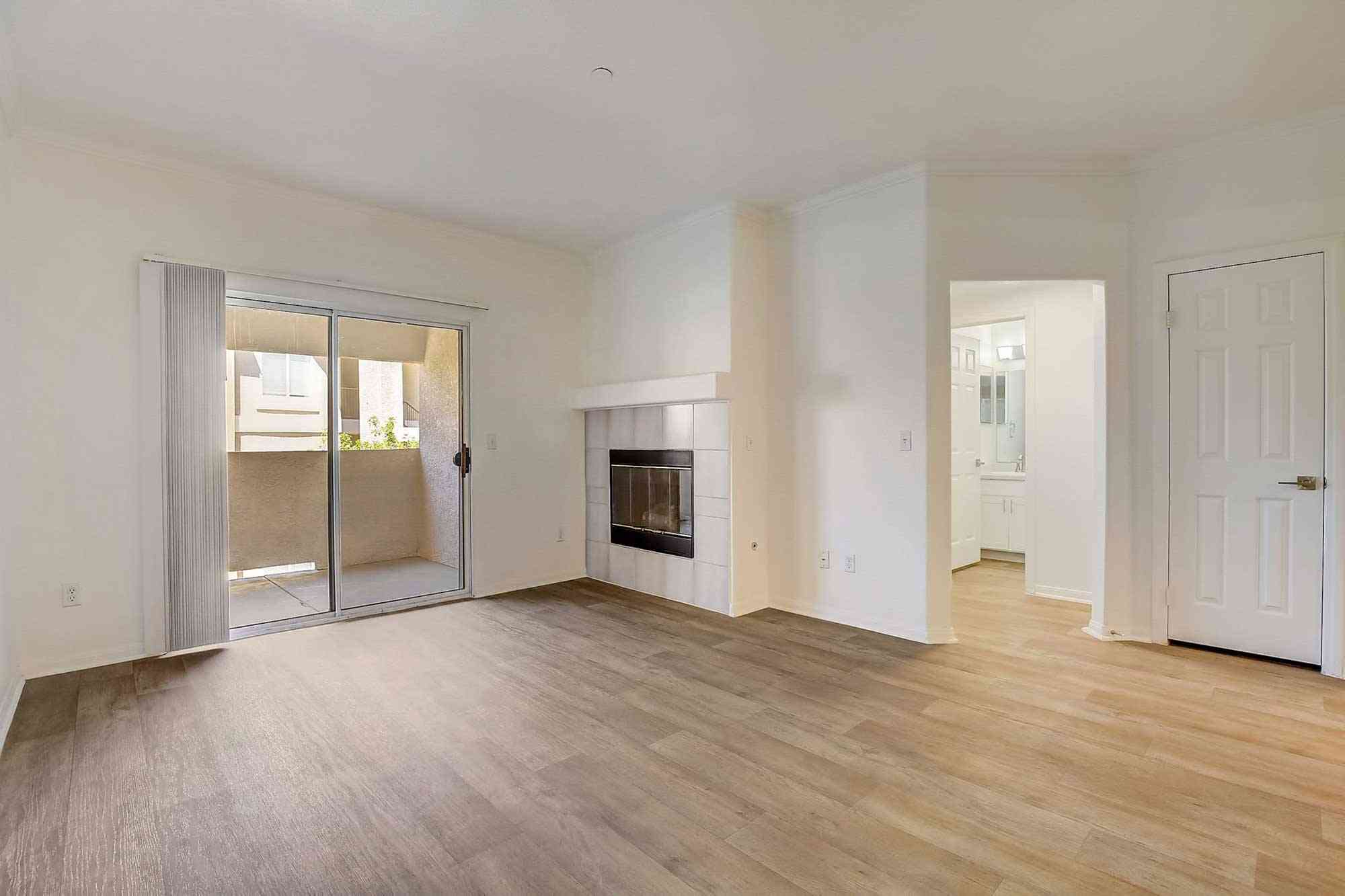 livingroom patio door balcony